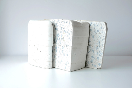 Concrete sample adjustment for the Mineral Thomb project to start soon its construction.