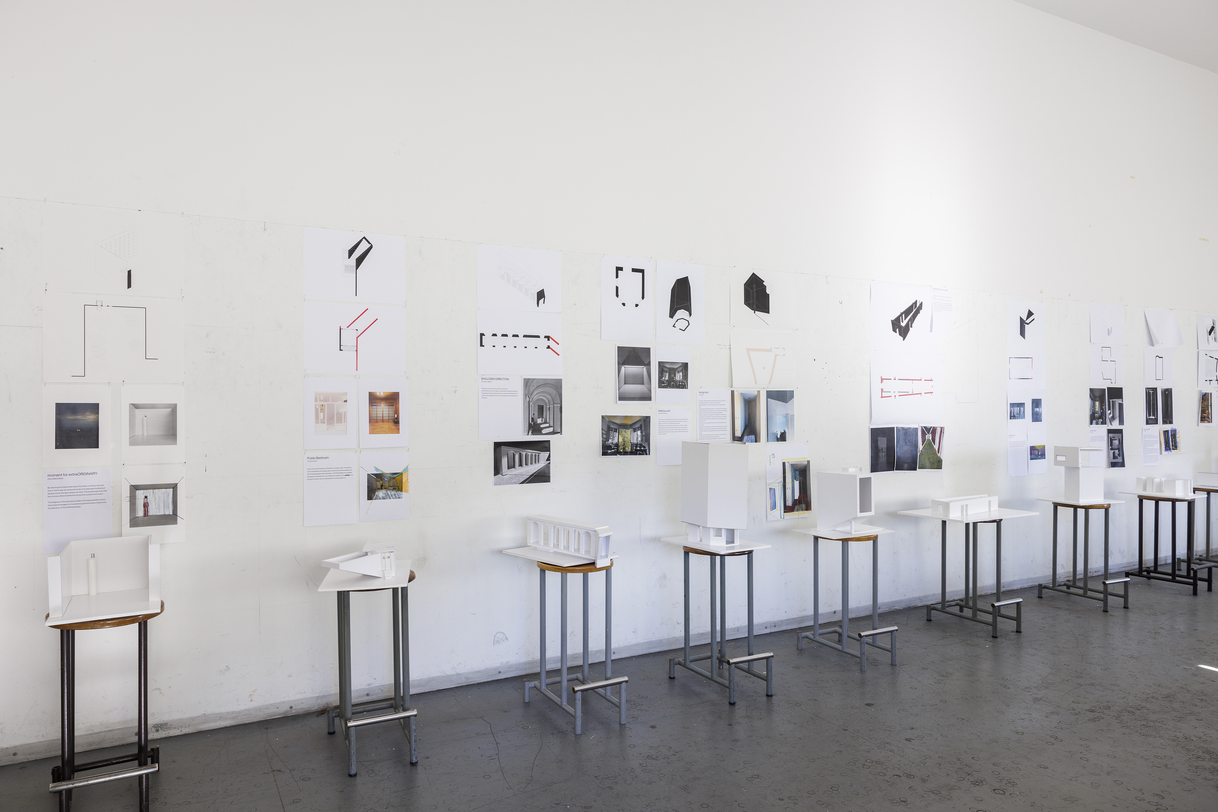 Porto Academy took place from the 20-27th of July and one of the workshops was led by Jos� Martins with the assistants, architect Maribel Sengewald and Thomas Goldschmidt. Under the theme �ordinary space�, the 22 students of 12 nationalities brought a space from their routine, and we collectively explored their strengths, their defects of the everyday life. (img. Ivo Tavares Studio)