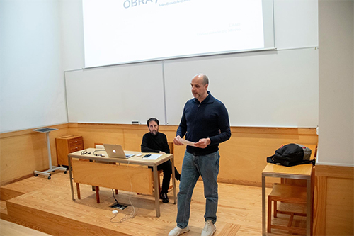 Jos� Martins introduced chilean architect Iv�n Bravo at a lecture 
