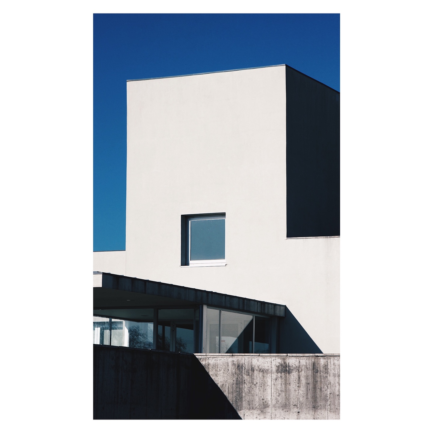 Jos� Martins was invited to the University of Minho as a professor for this semester, teaching Architecture Project VI at the School of Architecture, Art, and Design at the University of Minho.