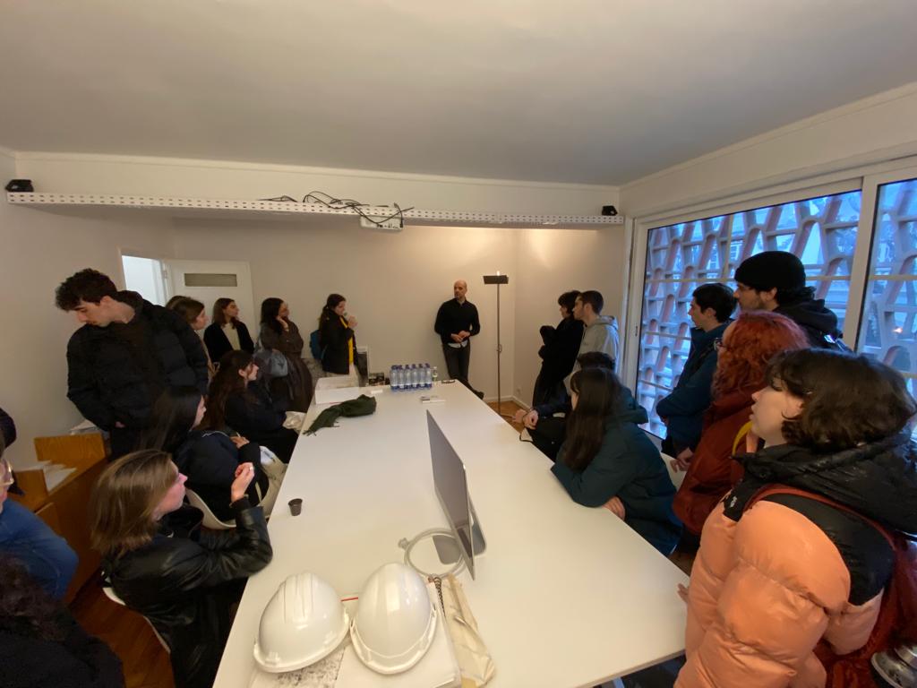 A 2nd year class from the Faculty of Architecture of the University of Porto visited our office for a conversation about our professional practice.